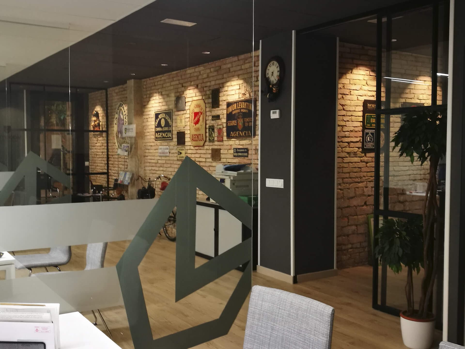 Zona abierta de la oficina de Fernando Madorrán
